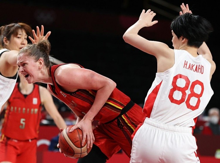 勒沃库森客场3-1狼堡，蒂尔曼传射，霍夫曼、塔普索巴建功（勒沃库森做客3比1力克狼堡，蒂尔曼传射，霍夫曼与塔普索巴破门）