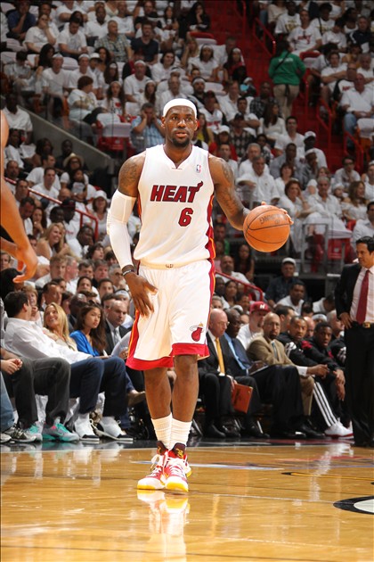 他没有庆祝，但已经赢了（未曾欢庆，胜局已定）