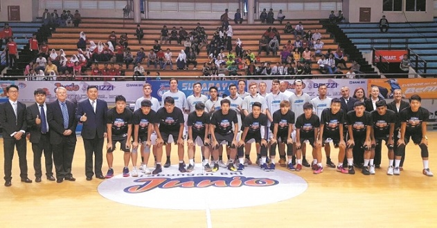 颜骏凌：这一年球队很不容易，夺冠靠的是积累（颜骏凌：艰难一年，球队捧冠靠厚积薄发）