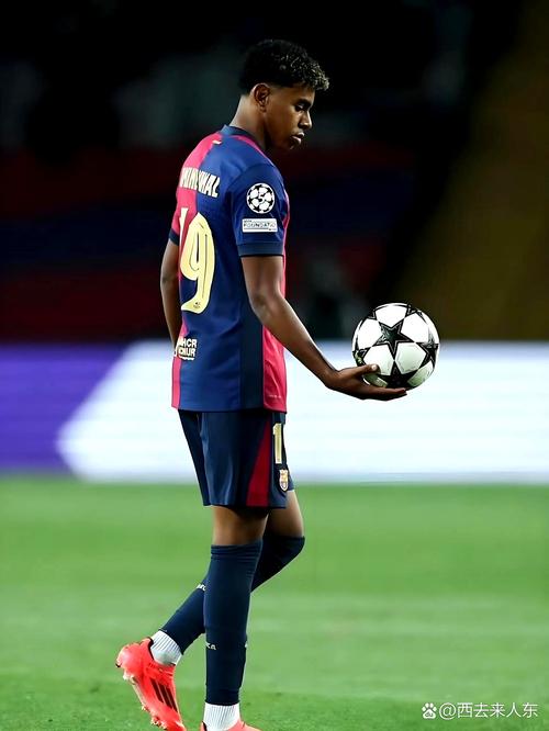 NBA球员数据统计：助攻、得分、篮板排行,（NBA球员数据一览：得分、助攻与篮板榜单）