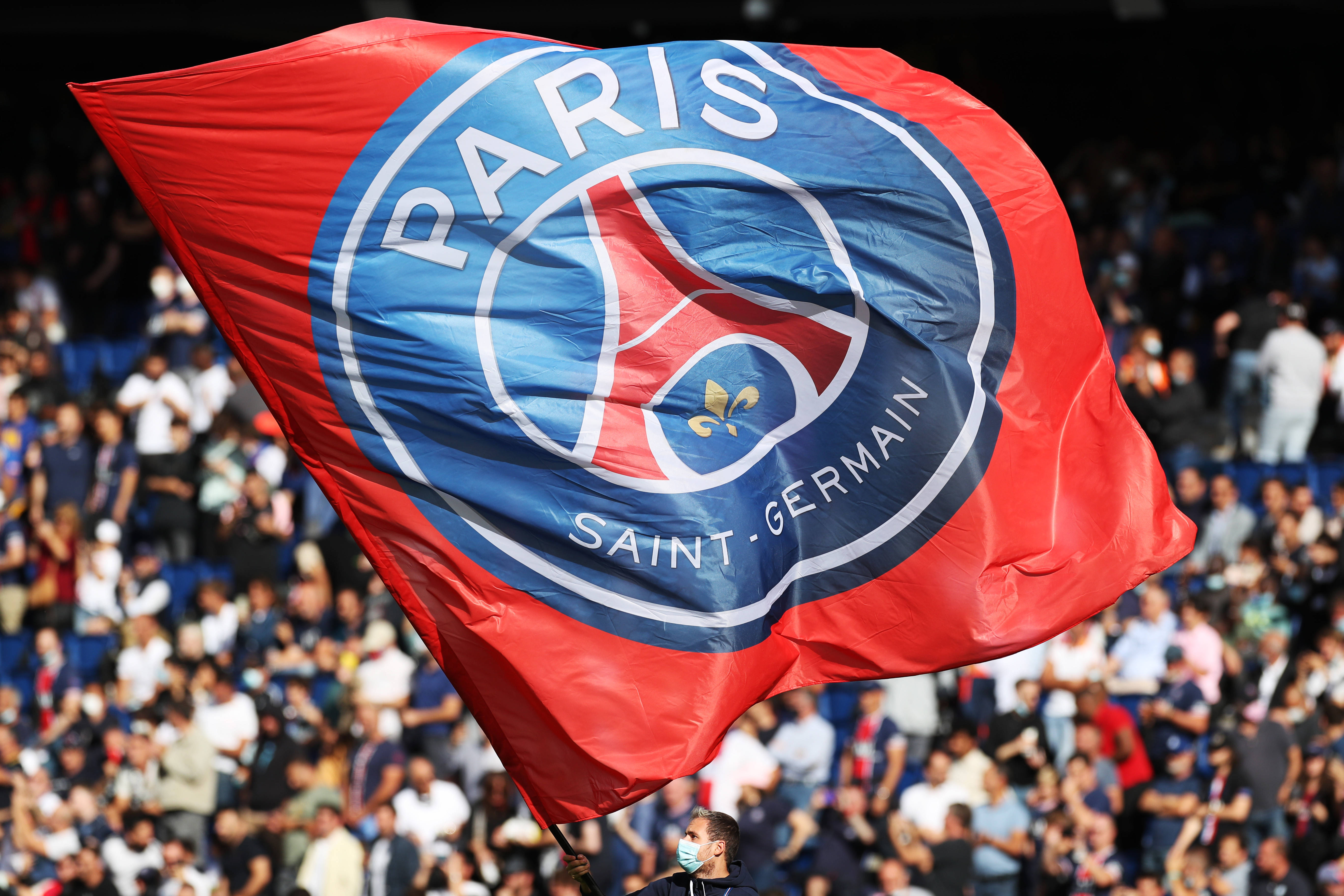 客场对阵亚美尼亚，葡萄牙进了五个，罗哥梅开二度。...（葡萄牙客场轰入5球击败亚美尼亚，罗哥梅开二度）