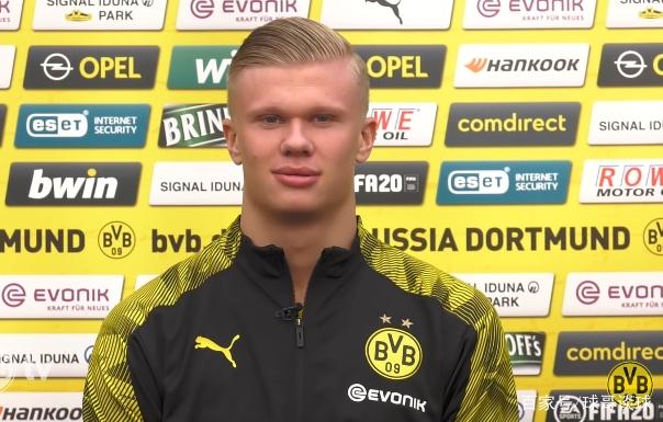 克罗地亚媒体：拜仁球探现场考察哈伊杜克19岁后卫霍达克（克媒称拜仁球探亲赴现场考察哈伊杜克19岁后卫霍达克）