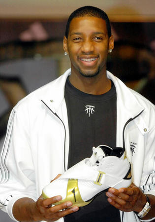 苗原：辽宁铁人18岁高中锋张家鸣获得伯恩利U21的试训邀请（苗原：伯恩利U21向辽宁铁人18岁高中锋张家鸣发出试训邀请）