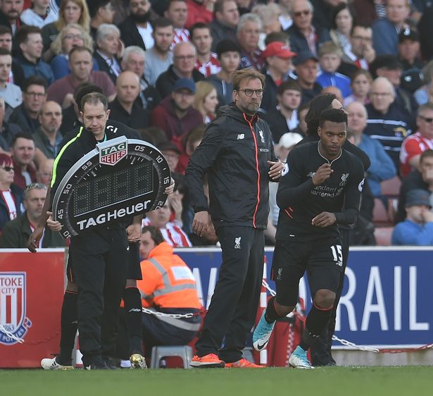 姆巴佩打入年度第59球！追平C罗保持的皇马自然年进球记录（姆巴佩收获年内第59球，追平C罗保持的皇马自然年进球纪录）