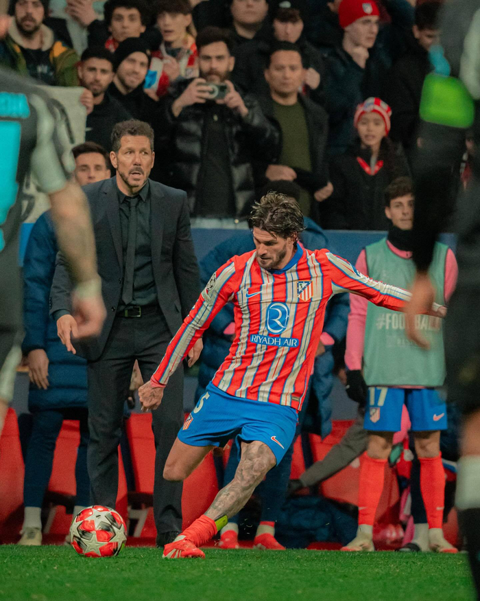 杰伦·约翰逊背靠背拿下三双，成为老鹰队史第二人