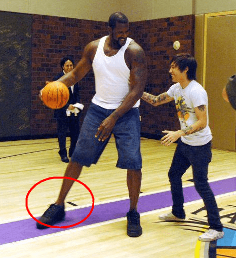 14场0球！全队最低分！皇马1.5亿巨星已59天没进球 向对手竖3手指（59天颗粒无收！14战零进球+队内最低分，皇马1.5亿巨星当面对手比出三指）